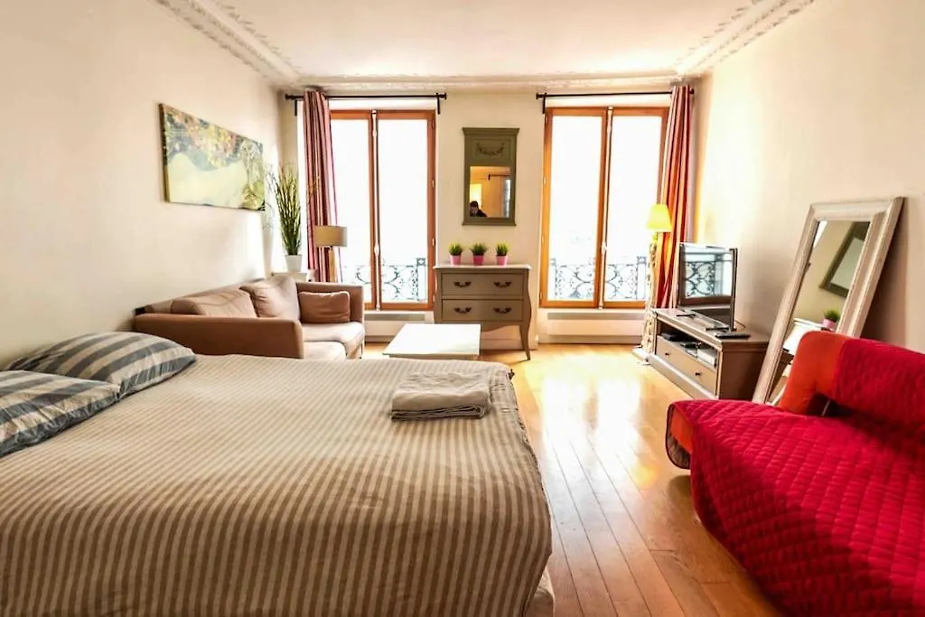 Appartamento Spacious Studio Near Montorgueil Parigi
