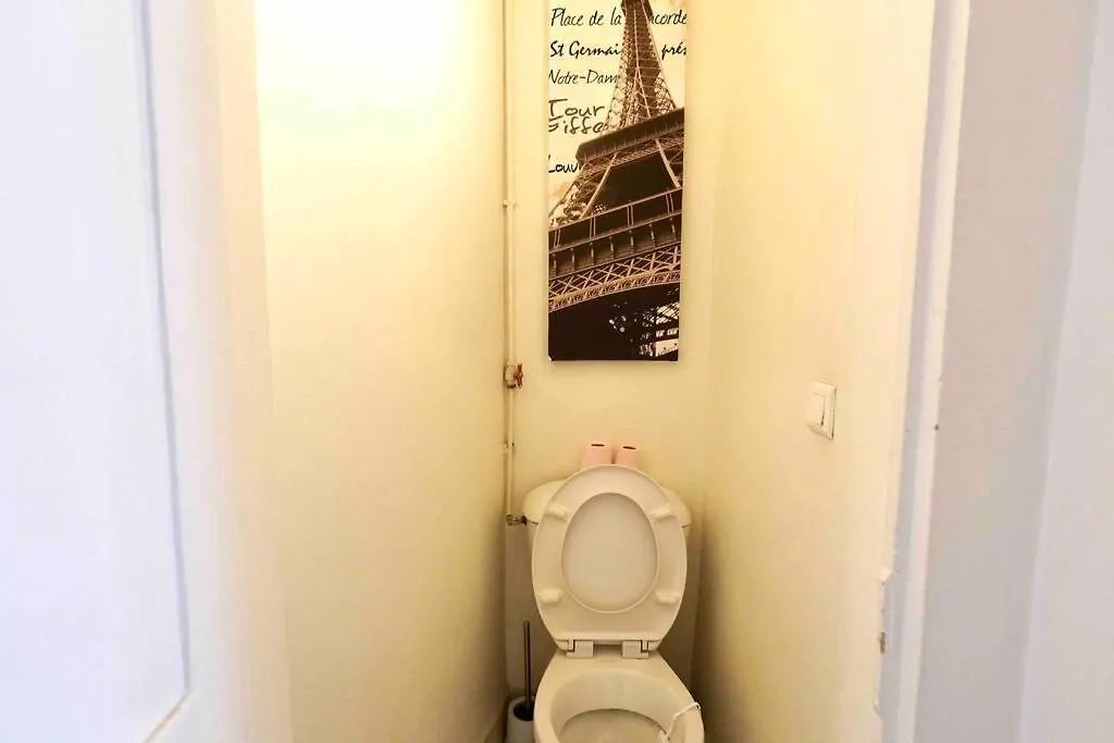 Spacious Studio Near Montorgueil Appartement Parijs